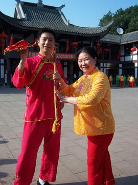 闹春莲萧舞起来免费观看